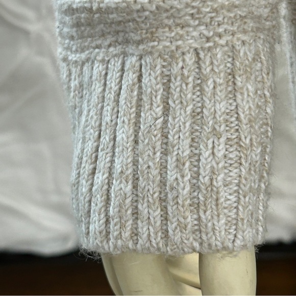 J. JILL Oversized Fit V-Neck Sweater Women’s Size Medium - Picture 10 of 14